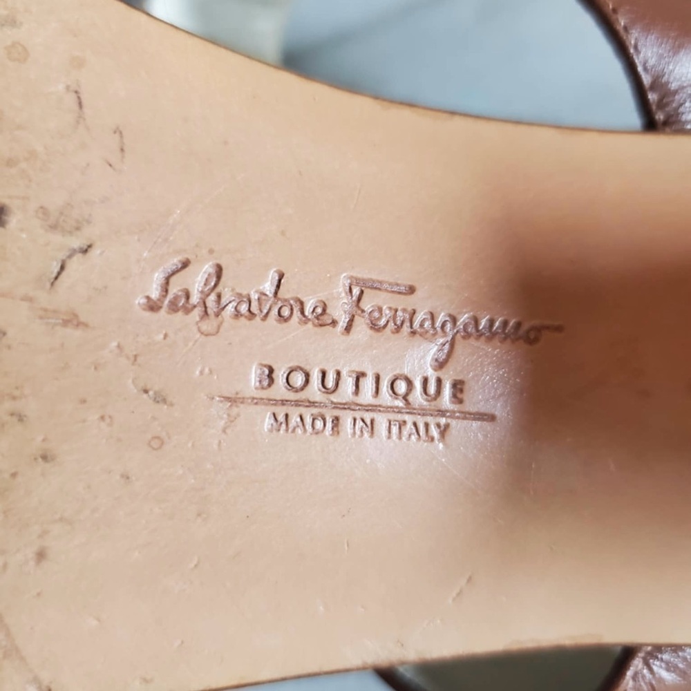 Salvatore Ferragamo Brown Leather Leona Sandals Womens 9.5/10 Block Heels - Picture 11 of 11
